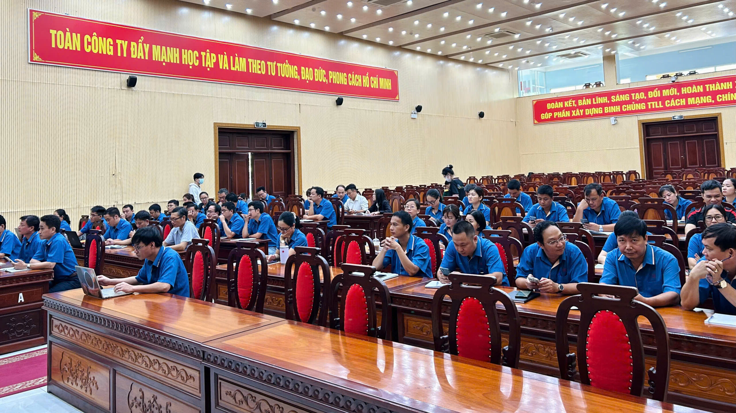 z6810414425852_7f2008a9e44f3d608b1e683d4767f931